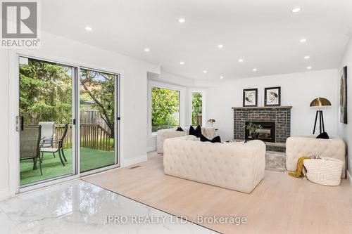 106 Hidden Trail Avenue, Richmond Hill, ON - Indoor Photo Showing Living Room With Fireplace