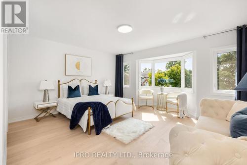 106 Hidden Trail Avenue, Richmond Hill, ON - Indoor Photo Showing Bedroom