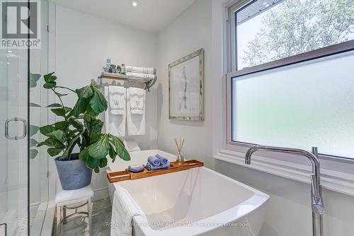 1331 Tyandaga Park Drive, Burlington (Tyandaga), ON - Indoor Photo Showing Bathroom