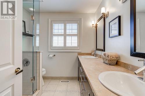 1331 Tyandaga Park Drive, Burlington, ON - Indoor Photo Showing Bathroom