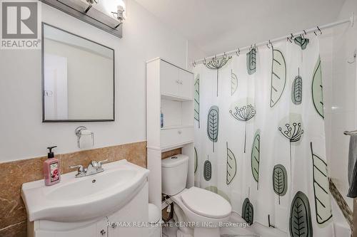 35 Briar Path, Brampton (Avondale), ON - Indoor Photo Showing Bathroom