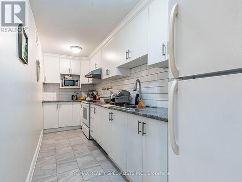 80 Thornbush Boulevard, Brampton, ON - Indoor Photo Showing Kitchen