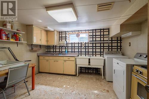 3532 Joan Drive, Mississauga (Fairview), ON - Indoor Photo Showing Laundry Room