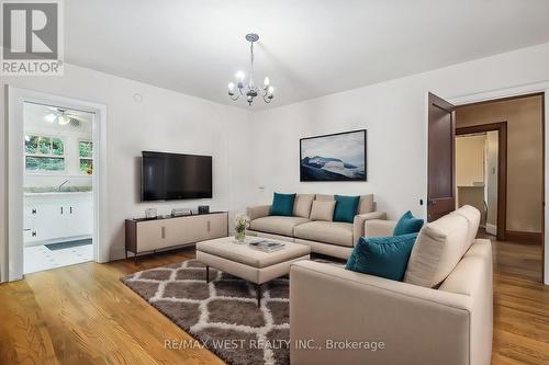 25 Indian Grove, Toronto (High Park-Swansea), ON - Indoor Photo Showing Living Room