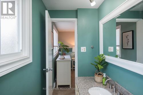 110 Kingham Road, Halton Hills (Acton), ON - Indoor Photo Showing Bathroom