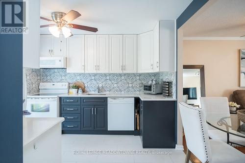 110 Kingham Road, Halton Hills (Acton), ON - Indoor Photo Showing Kitchen