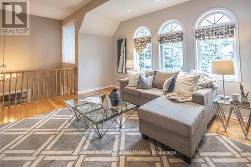 5907 Cornell Crescent, Mississauga, ON - Indoor Photo Showing Living Room