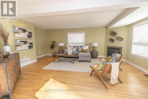 5907 Cornell Crescent, Mississauga, ON - Indoor Photo Showing Living Room With Fireplace