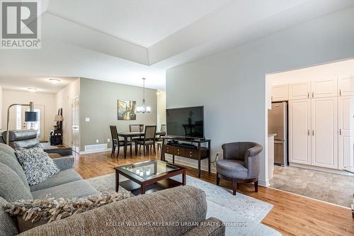 97 Sandollar Drive, Hamilton (Twenty Place), ON - Indoor Photo Showing Living Room