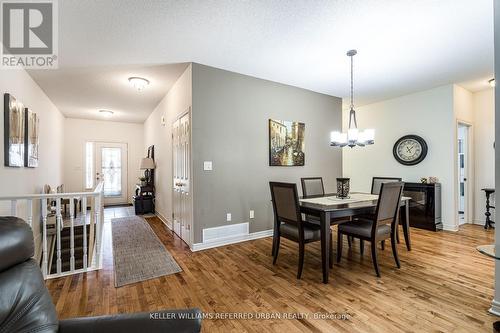 97 Sandollar Drive, Hamilton (Twenty Place), ON - Indoor Photo Showing Dining Room