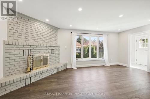 147 Garside Avenue S, Hamilton (Bartonville), ON - Indoor Photo Showing Living Room With Fireplace