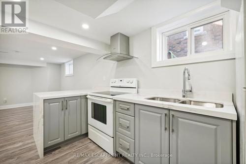 147 Garside Avenue S, Hamilton, ON - Indoor Photo Showing Kitchen With Double Sink