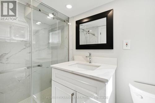 147 Garside Avenue S, Hamilton (Bartonville), ON - Indoor Photo Showing Bathroom