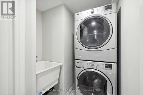 147 Garside Avenue S, Hamilton, ON - Indoor Photo Showing Laundry Room