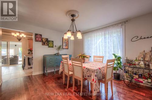 127 Nash Road S, Hamilton, ON - Indoor Photo Showing Dining Room