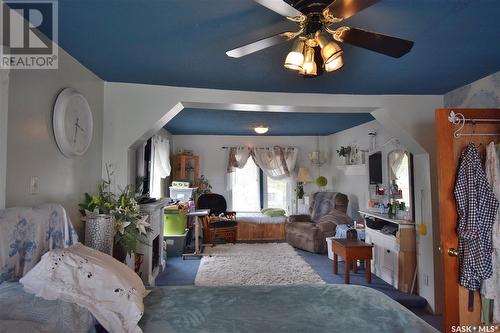 225 Riverside Drive, Prince Albert, SK - Indoor Photo Showing Living Room