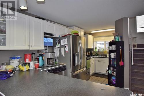 225 Riverside Drive, Prince Albert, SK - Indoor Photo Showing Kitchen