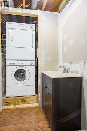 1429 G Avenue N, Saskatoon, SK - Indoor Photo Showing Laundry Room