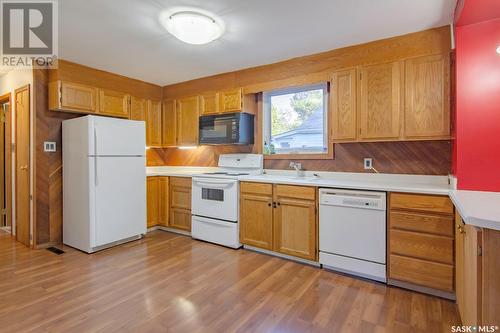 1429 G Avenue N, Saskatoon, SK - Indoor Photo Showing Kitchen