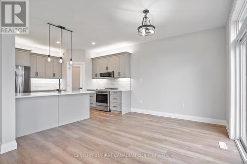 269 Greene Street, South Huron (Exeter), ON - Indoor Photo Showing Kitchen With Upgraded Kitchen