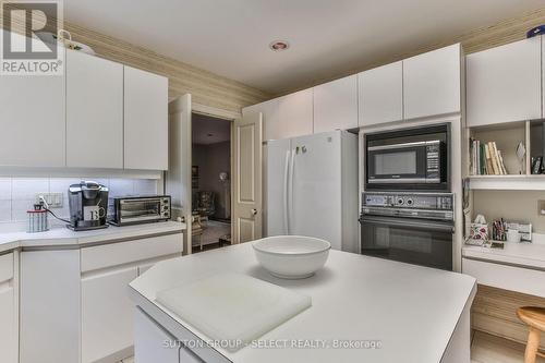 23 - 1200 Riverside Drive, London, ON - Indoor Photo Showing Kitchen