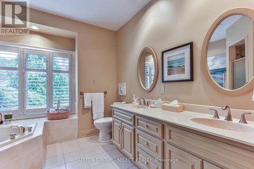 23 - 1200 Riverside Drive, London, ON - Indoor Photo Showing Bathroom