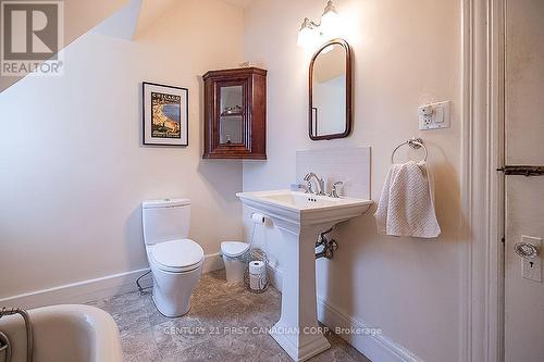 476 Colborne Street, London, ON - Indoor Photo Showing Bathroom