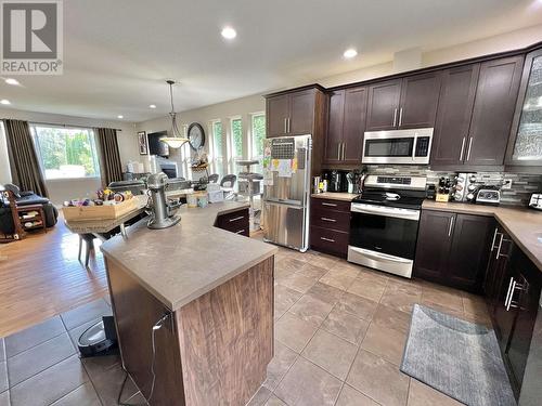 831 Funn Street, Quesnel, BC - Indoor Photo Showing Kitchen With Stainless Steel Kitchen With Double Sink With Upgraded Kitchen