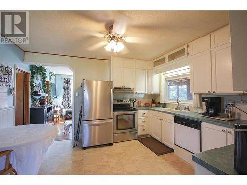 11609 9 Street, Dawson Creek, BC - Indoor Photo Showing Kitchen