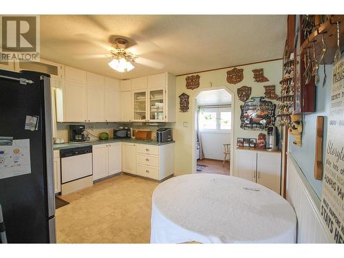 11609 9 Street, Dawson Creek, BC - Indoor Photo Showing Kitchen