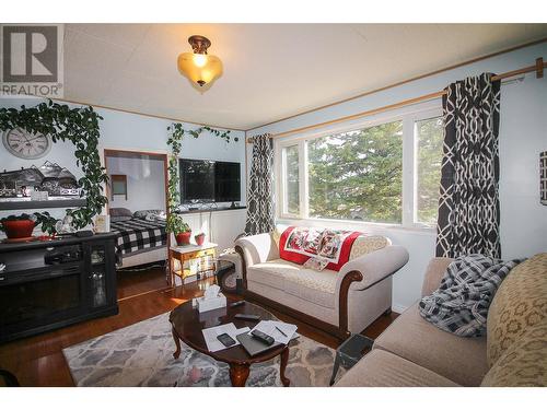 11609 9 Street, Dawson Creek, BC - Indoor Photo Showing Living Room