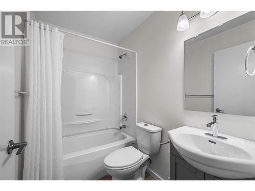 2913 Cedar Drive, Blind Bay, BC - Indoor Photo Showing Bathroom