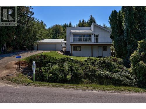 2913 Cedar Drive, Blind Bay, BC - Outdoor