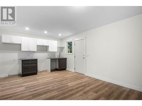 2913 Cedar Drive, Blind Bay, BC - Indoor Photo Showing Kitchen