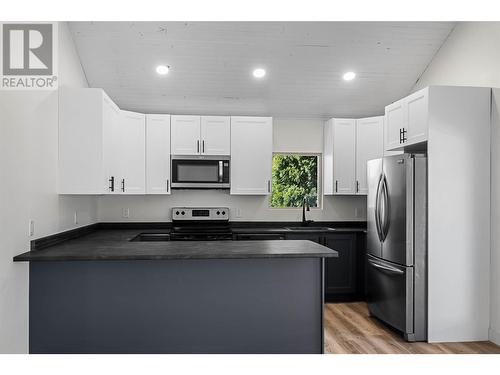 2913 Cedar Drive, Blind Bay, BC - Indoor Photo Showing Kitchen