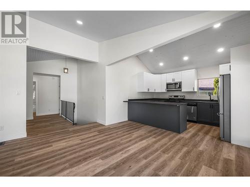 2913 Cedar Drive, Blind Bay, BC - Indoor Photo Showing Kitchen