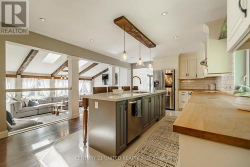 789 Old Mill Road, Kawartha Lakes, ON - Indoor Photo Showing Kitchen With Upgraded Kitchen