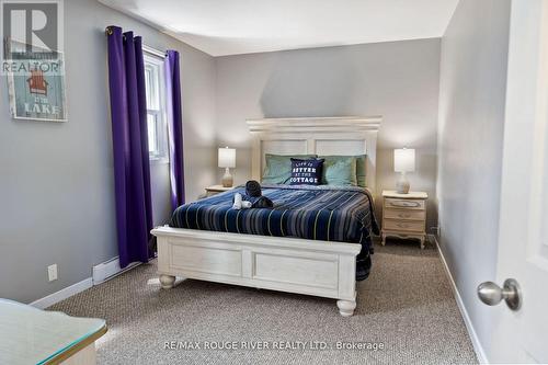 1111 Whitehead Farm Road, Gravenhurst, ON - Indoor Photo Showing Bedroom