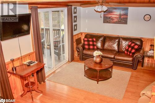 810 4Th Line, Douro-Dummer, ON - Indoor Photo Showing Living Room