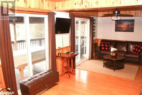 810 4Th Line, Douro-Dummer, ON - Indoor Photo Showing Living Room