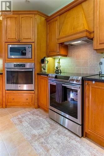 2 Donnici Drive, Hamilton (Falkirk), ON - Indoor Photo Showing Kitchen