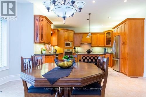 2 Donnici Drive, Hamilton (Falkirk), ON - Indoor Photo Showing Dining Room