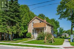 37 SHAW AVENUE W  Cambridge, ON N3C 1E5