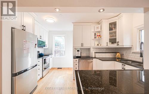 237 Broadway Avenue, Toronto (Mount Pleasant East), ON - Indoor Photo Showing Kitchen With Upgraded Kitchen