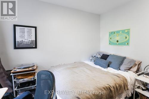 30 Gladstone Avenue, Hamilton, ON - Indoor Photo Showing Bedroom