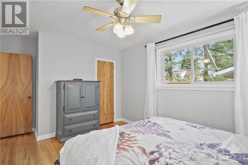 2033 Vincent Street, Ottawa, ON - Indoor Photo Showing Bedroom