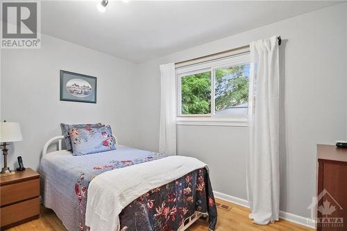 2033 Vincent Street, Ottawa, ON - Indoor Photo Showing Bedroom