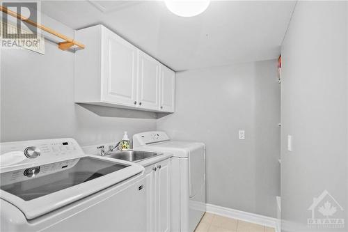 2033 Vincent Street, Ottawa, ON - Indoor Photo Showing Laundry Room