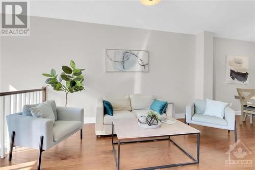 603 Willowmere Way, Ottawa, ON - Indoor Photo Showing Living Room