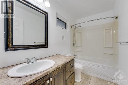 Upper full bath - 1125 Woodroffe Avenue, Ottawa, ON - Indoor Photo Showing Bathroom